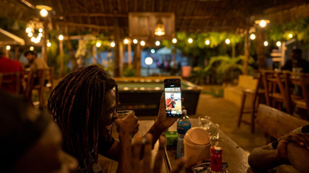 Tulia House Backpackers Hostel Mombasa Bagian luar foto