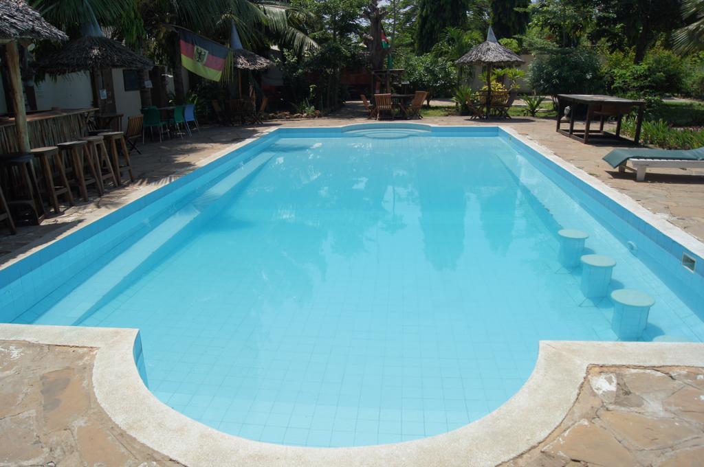 Tulia House Backpackers Hostel Mombasa Bagian luar foto