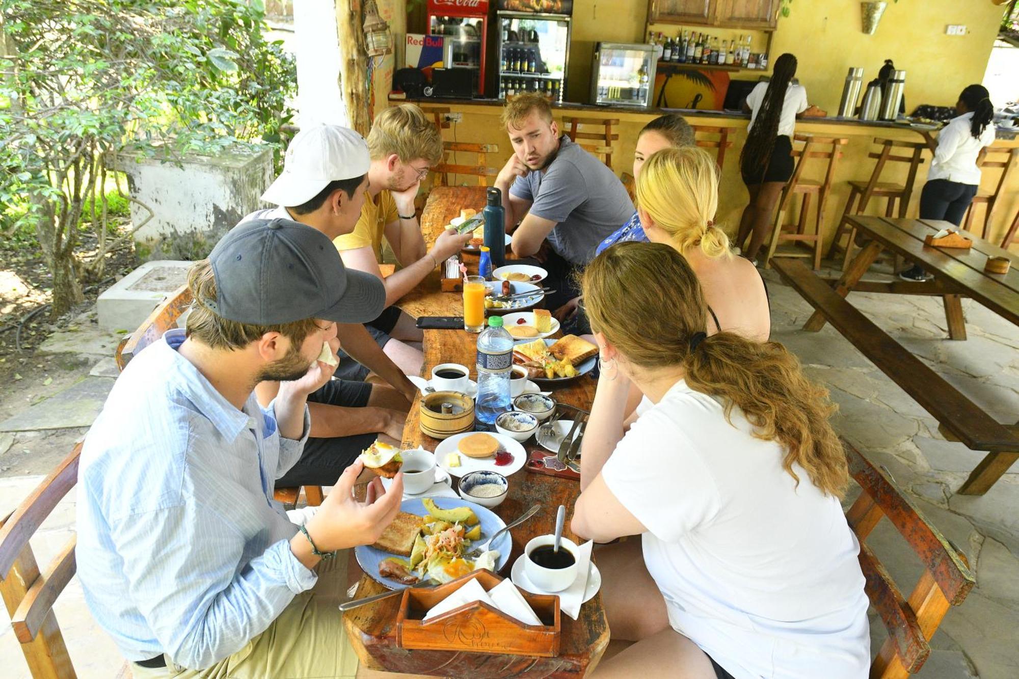 Tulia House Backpackers Hostel Mombasa Bagian luar foto