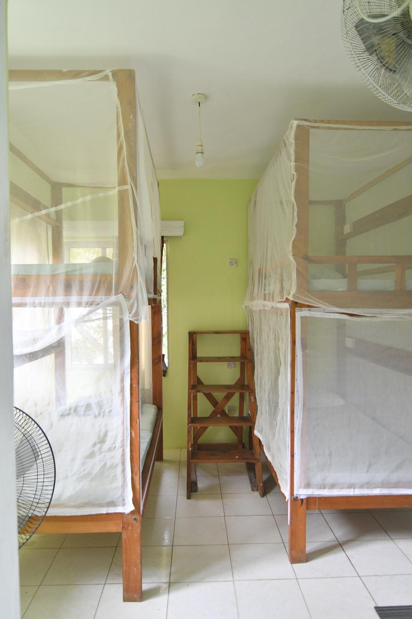 Tulia House Backpackers Hostel Mombasa Bagian luar foto